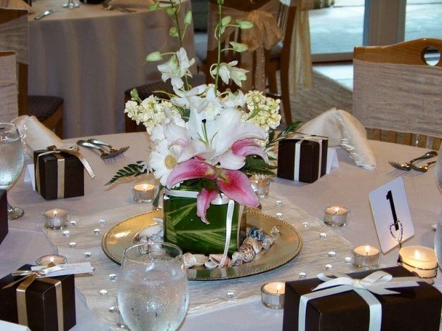 Wedding-Table-Arrangements-19-634x475