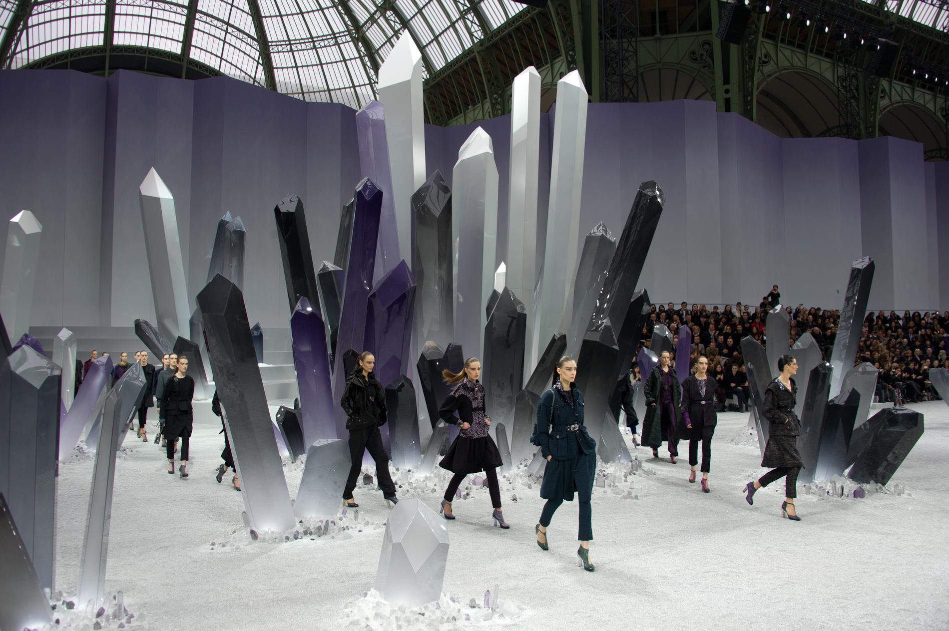 Les décors les plus spectaculaires des défilés Chanel par Karl Lagerfeld