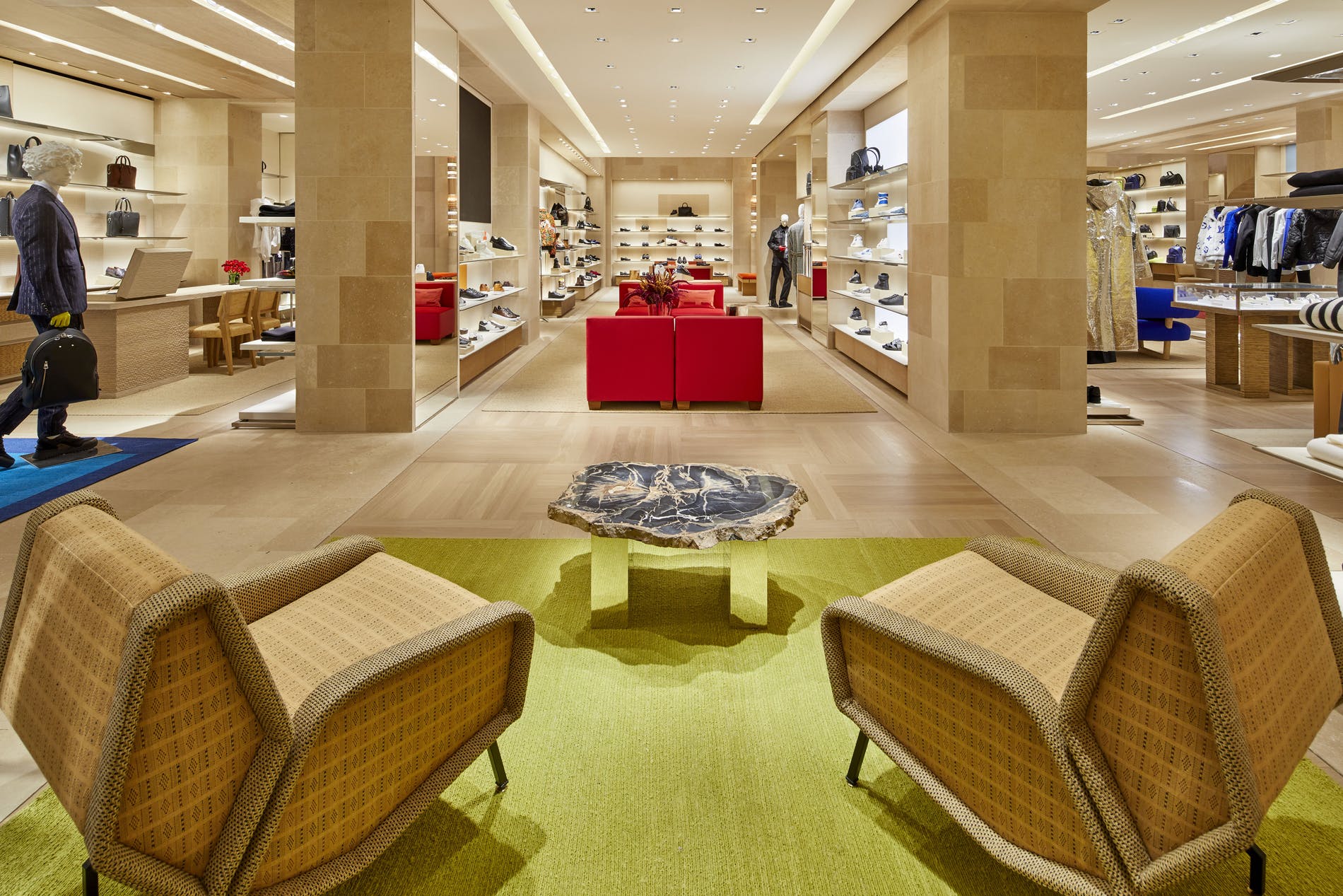La boutique Louis Vuitton fait peau neuve par l'architecte Peter